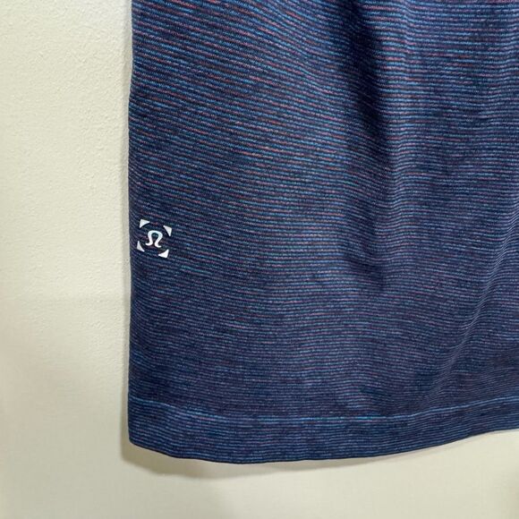 Lululemon Men’s XL Metal Vent Tech Athletic Tee Blue Red Striped - Picture 6 of 7